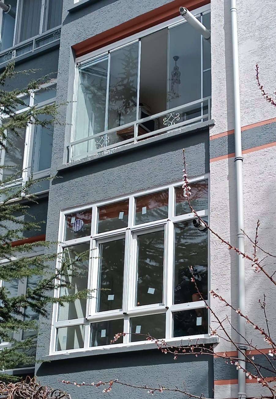 Balkon kapama uygulaması